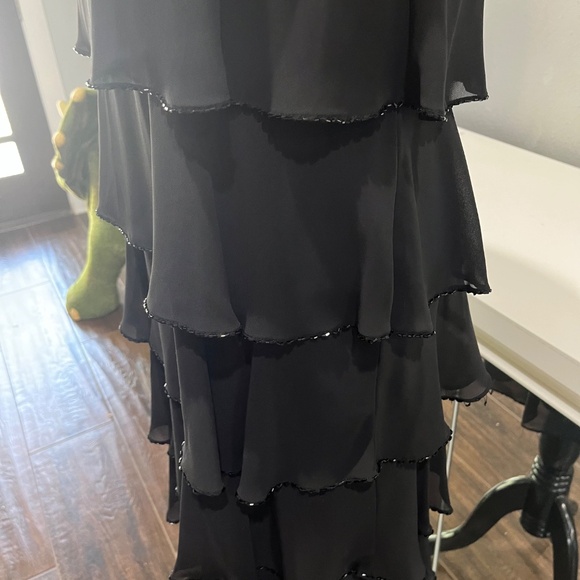Patra Tiered little black dress - Picture 3 of 13